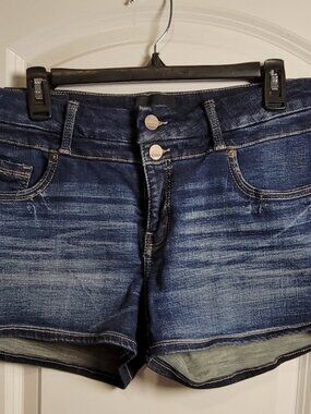 Buckle Black Fit No. 53 Denim Shorts Size 30 Dark Wash Stretch NWOT